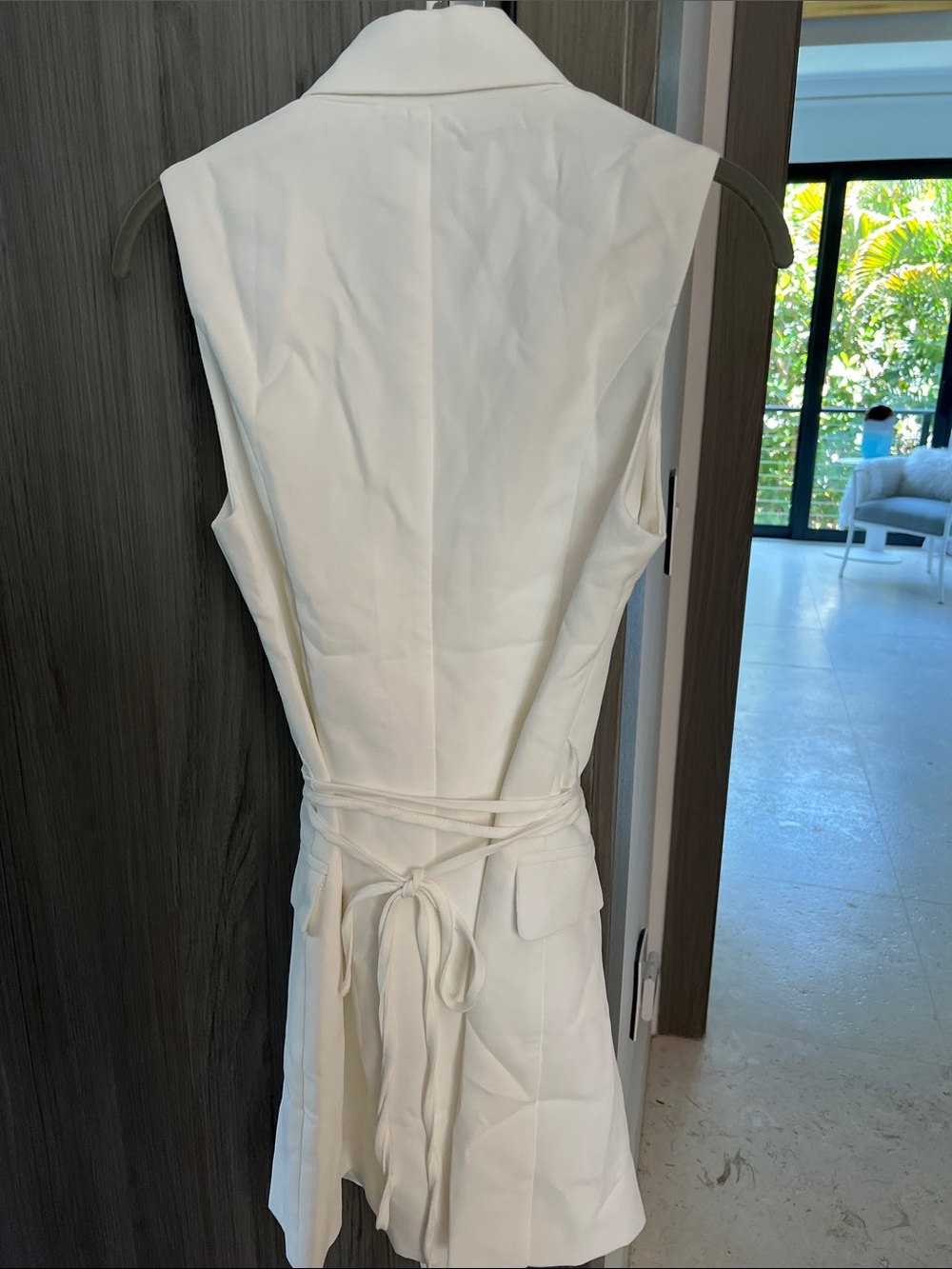 NWT REVOLVE Australia SHOWPO Romeo Sleeveless White Blazer Dress with Belt US 4 - Picture 4 of 12
